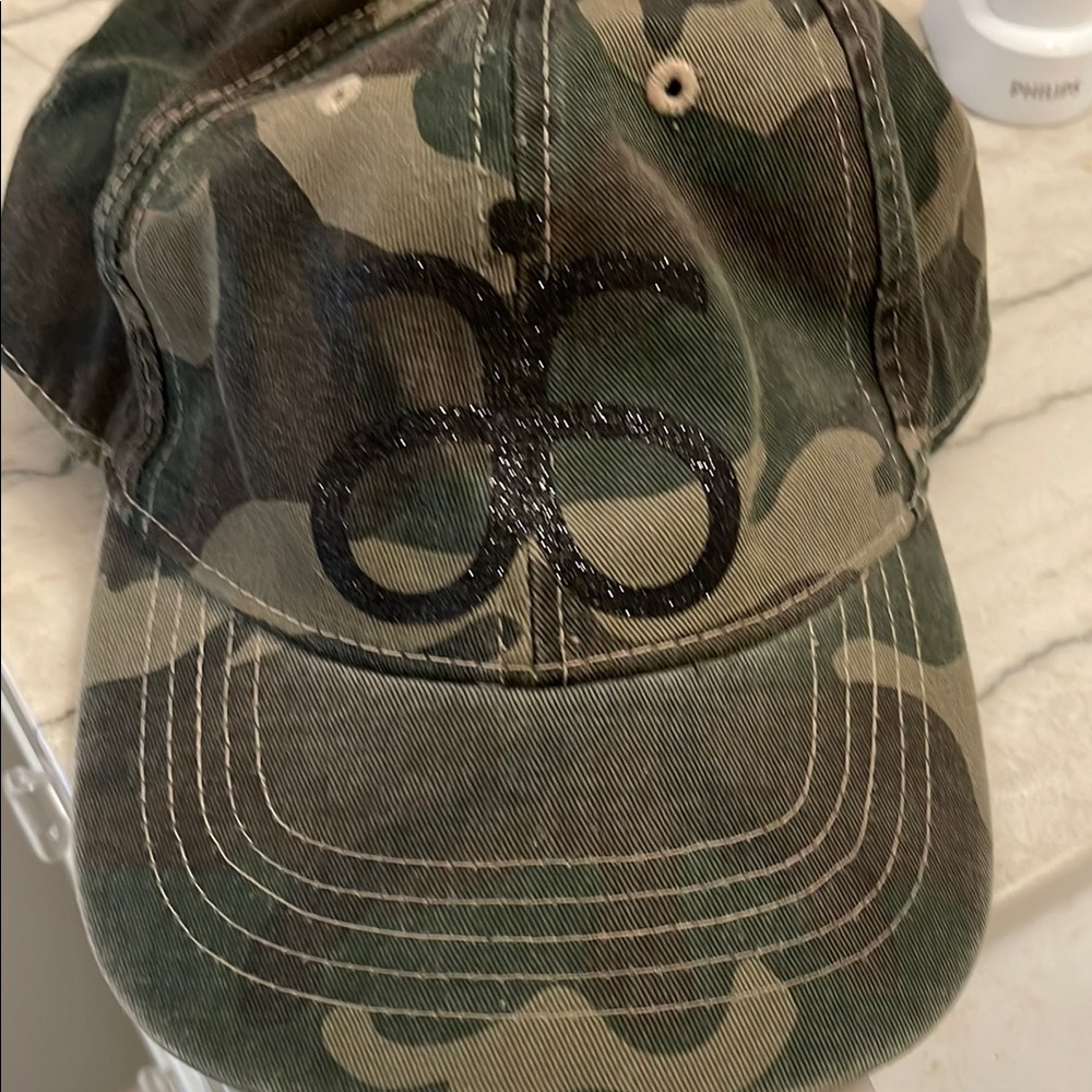 Arbonne Green and Black Hat with Vintage Style